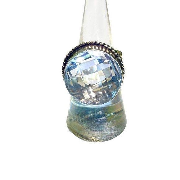 Faceted & Lots of Sparkle Gemstone in a 925 Silver Overlay/Plated Ring (8) - Picture 3 of 12